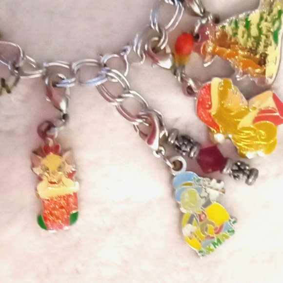 DISNEY HOLIDAY CHARM BRACELET - Picture 6 of 10